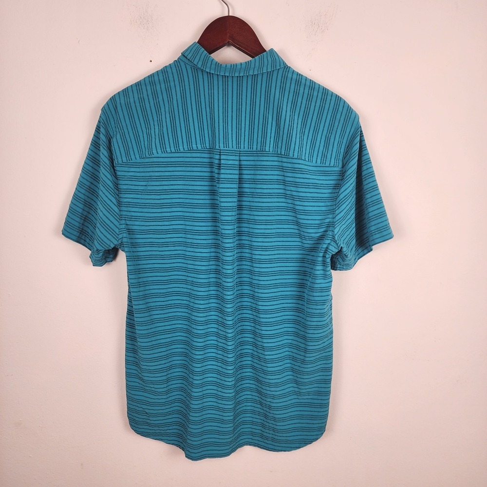 Cotopaxi Blue Striped Button Front Short Sleeve Shirt Men's Size Large - Picture 2 of 6